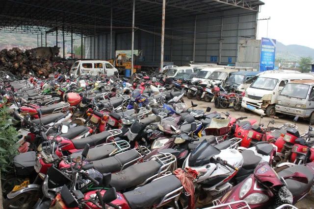 报废轿车回收_轿车报废回收咨询收费_轿车报废回收估价